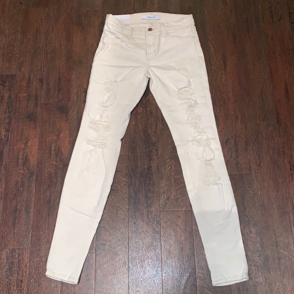 NWT J Brand distressed skinny in Divo